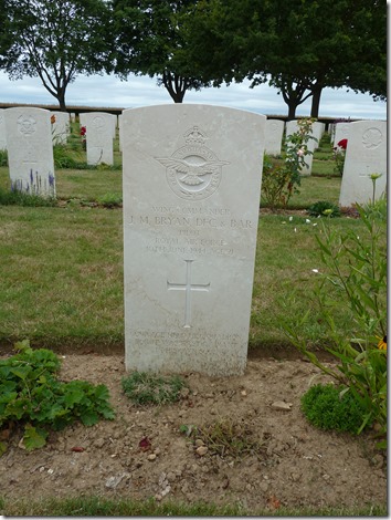 BRETTEVILLE-SUR-LAIZE CANADIAN WAR CEMETERY (4)
