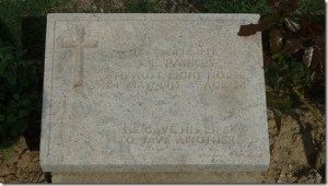 Shrapnel-Valley-Cem-SE-Parkes-Grave-20-10-15-2_thumb.jpg